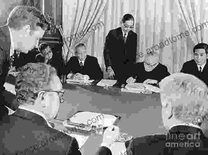 A Photograph Of The Signing Of The Paris Peace Accords Vietnam War: The Vietnam War In 50 Events: From The First Indochina War To The Fall Of Saigon (War Vietnam War War History) (History In 50 Events 6)